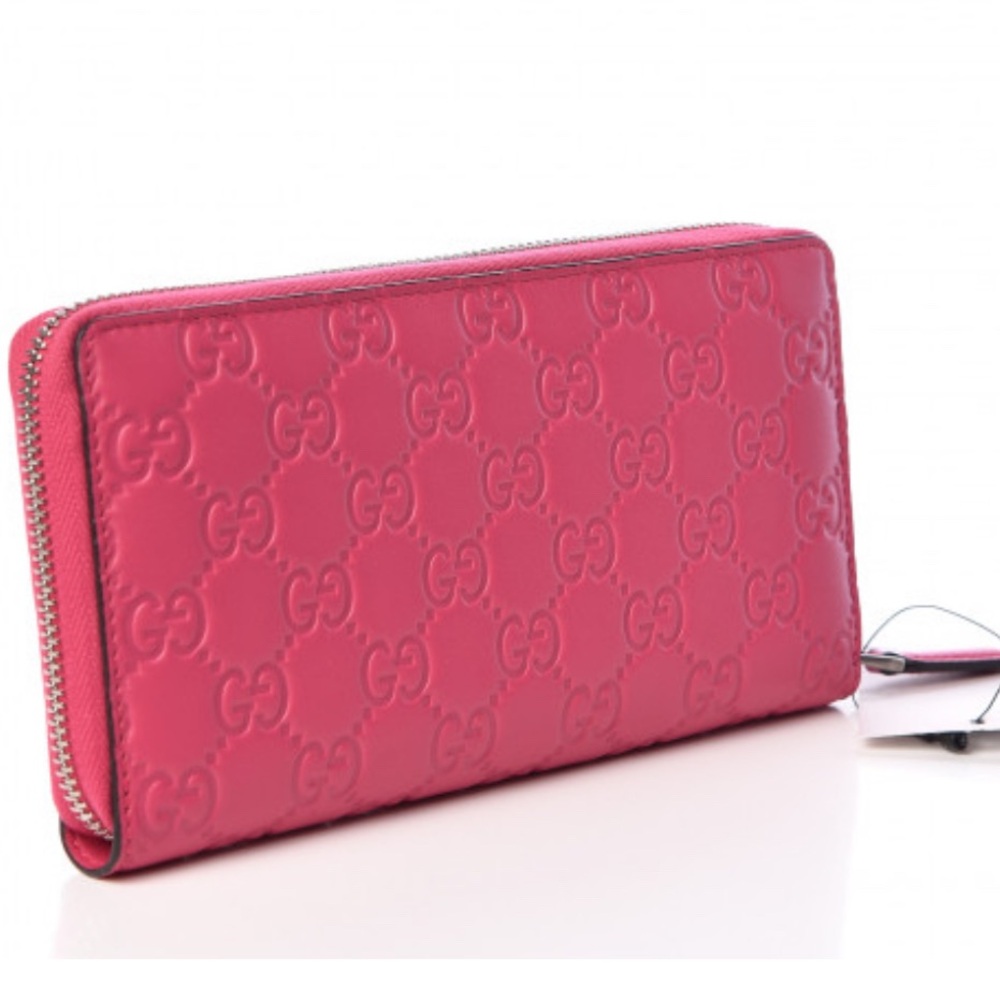 ✨💎Authentic✨💎Pink Gucci zip around wallet